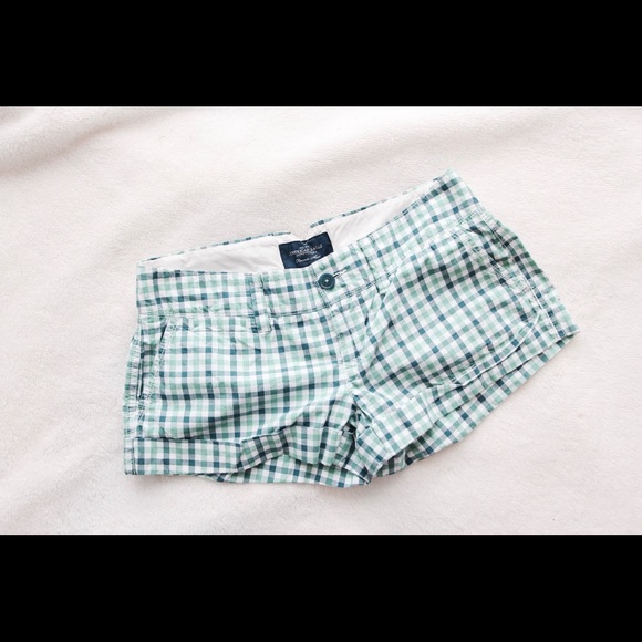 American Eagle Plaid Shorts - Picture 2 of 3